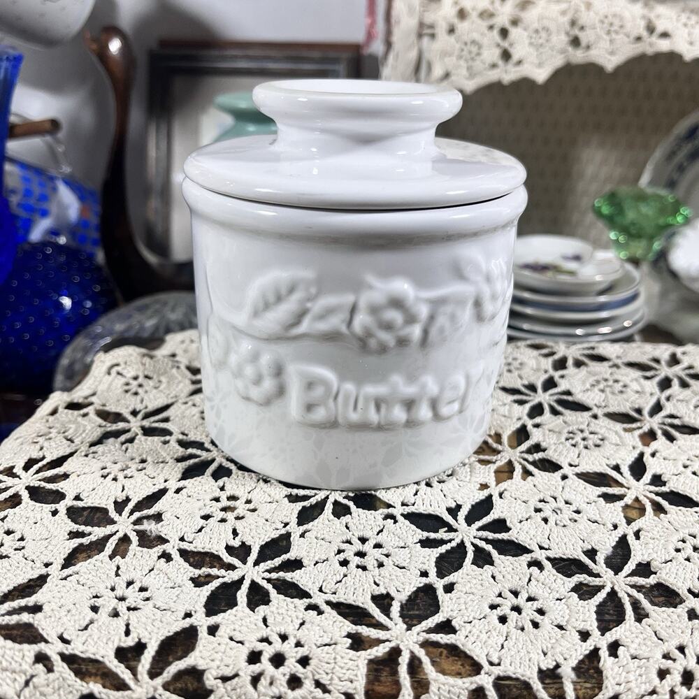 The Original Butter Bell Crock by L. Tremain 1997 White Crock Pottery Beurre